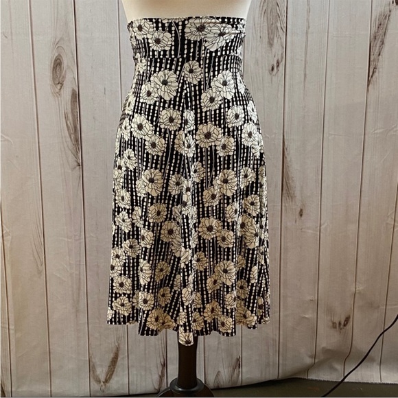 🌻 SALAAM Skirt Size XL - Picture 6 of 7